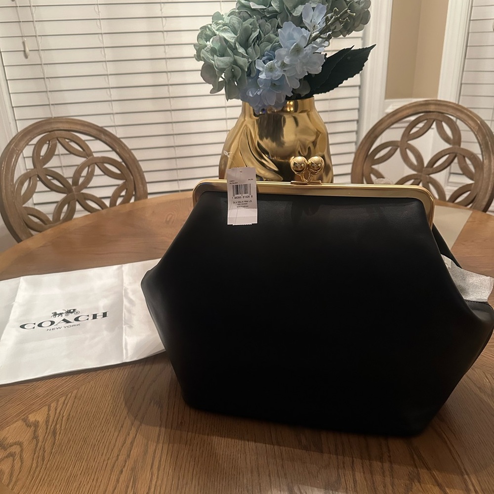 COACH Black Leather Kisslock Frame Bag